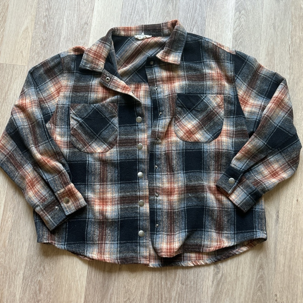 Women’s Oversized Flannel Jacket